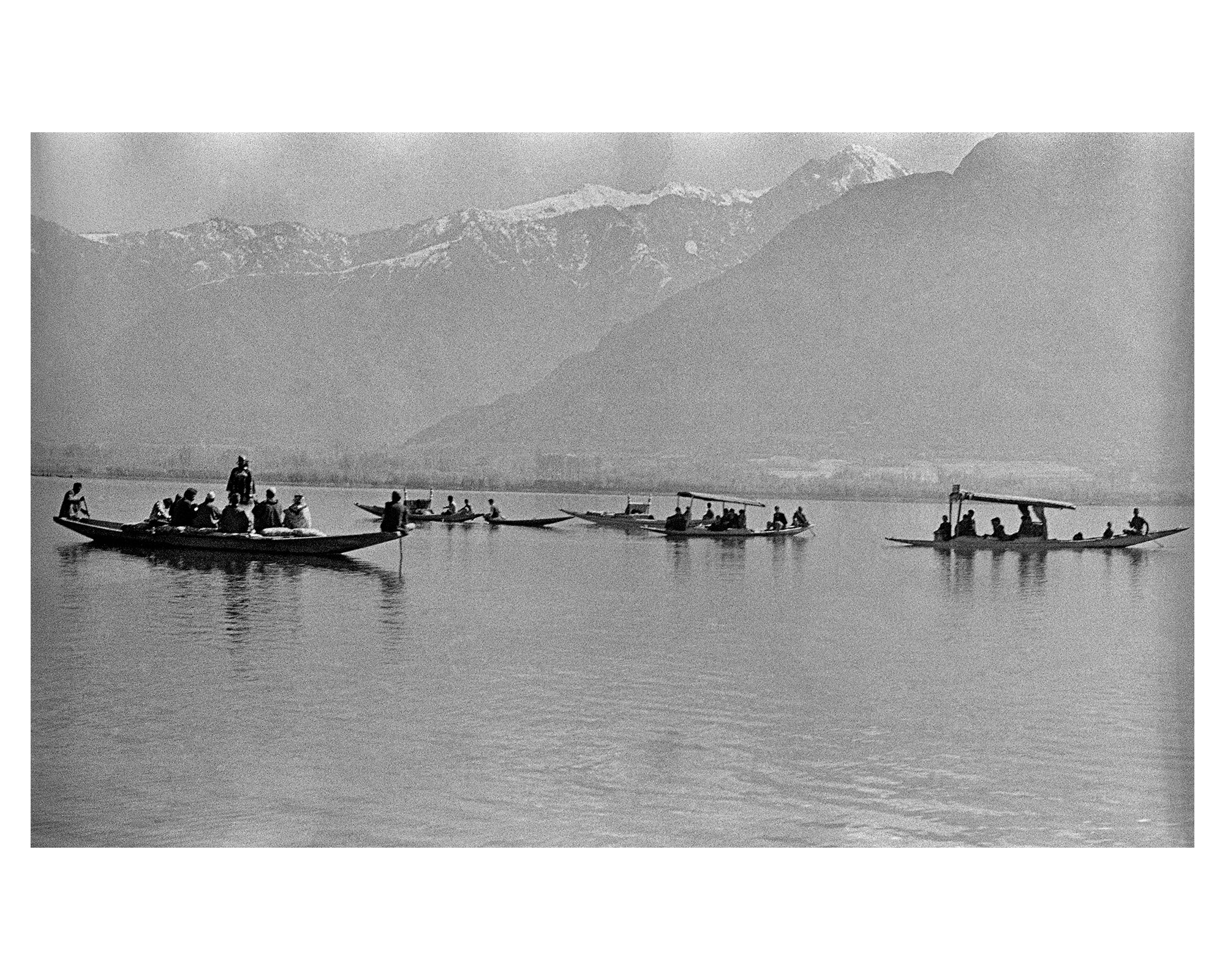 Company- Dreams a float dal lake - Srinagar wonderers of the misty lake - Sagar World